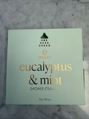 Musee Eucalyptus & Mint Shower Steamers — Mint Green and Gold